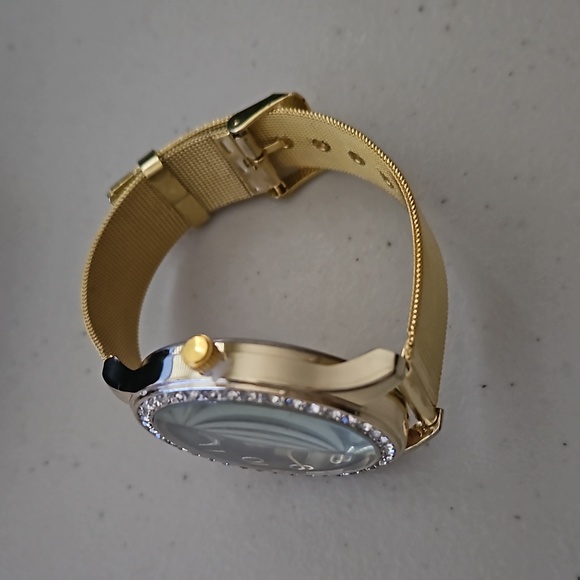 Quartz Movement Wrist Watch Stainless Steel Back - Picture 6 of 6